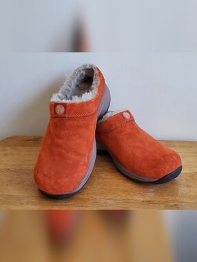 Merrell Orange Suede Encore Ice Fuzzy-Lined Slip-On Clogs Size US 8